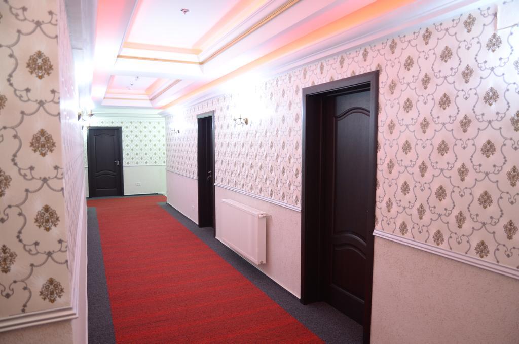 Motel - Restaurant Leon Bacău Eksteriør bilde