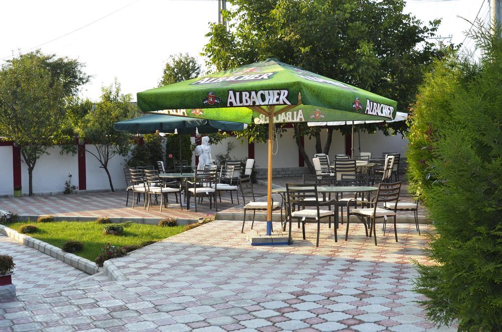 Motel - Restaurant Leon Bacău Eksteriør bilde