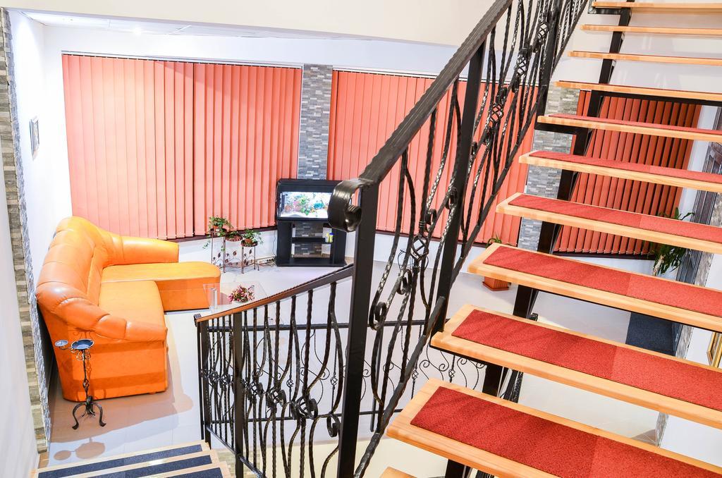 Motel - Restaurant Leon Bacău Eksteriør bilde